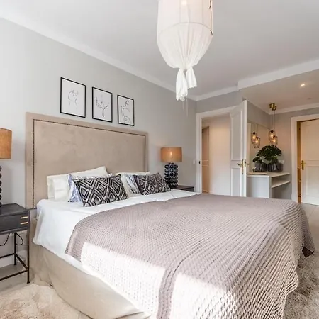 Modern Ground Floor With Private Garden In Nueva Andalucia