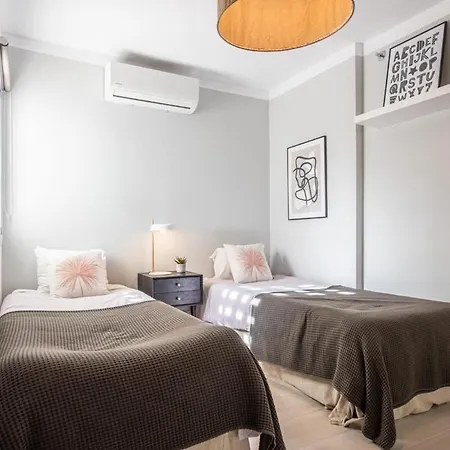 Modern Ground Floor With Private Garden In Nueva Andalucia * מארבלה