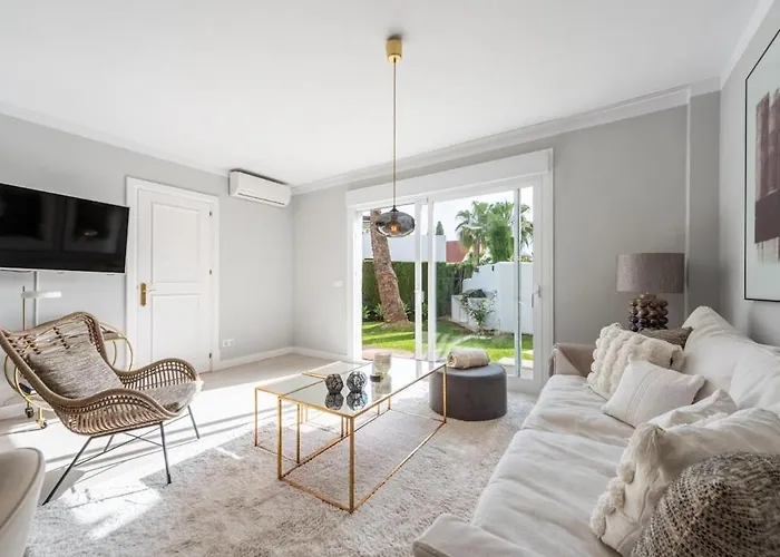 Modern Ground Floor With Private Garden In Nueva Andalucia